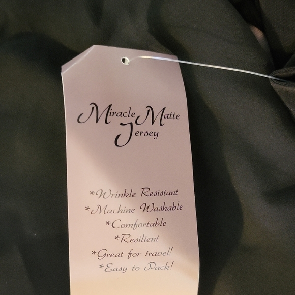 Black Women's Top NINA LEONARD with TAGs hard to find - Picture 5 of 9